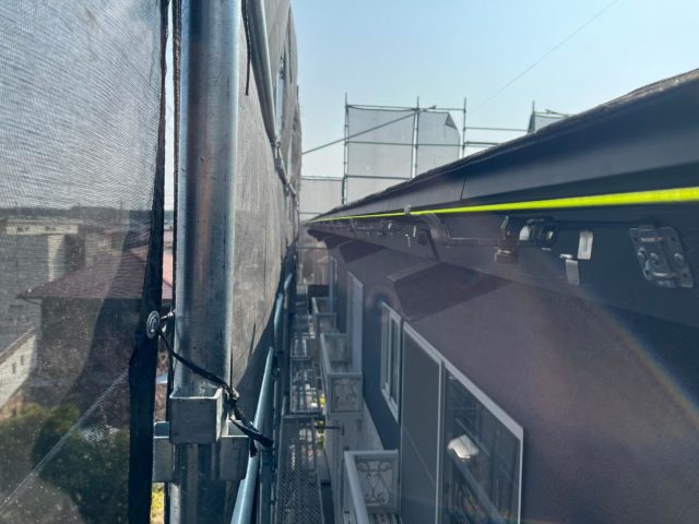 加古川市で軒樋を新設中